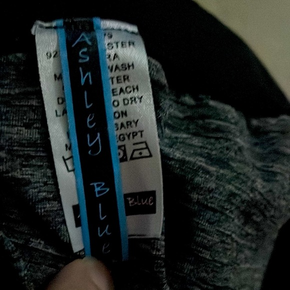 Ashley Blue Exercise Mid-Rise Slim Leg Capri Pant EUC - Picture 4 of 5